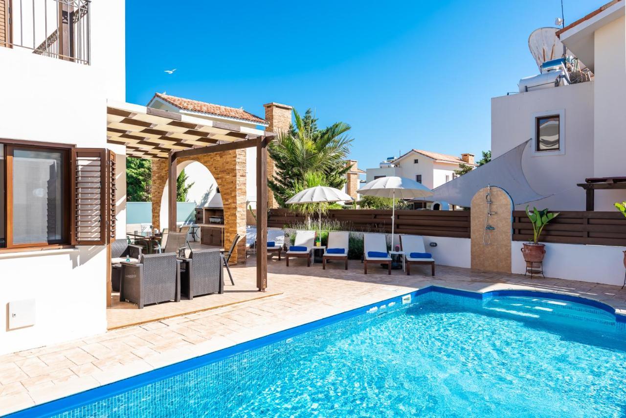 Villa Iris By Ezoria Villas Aya Napa Dış mekan fotoğraf