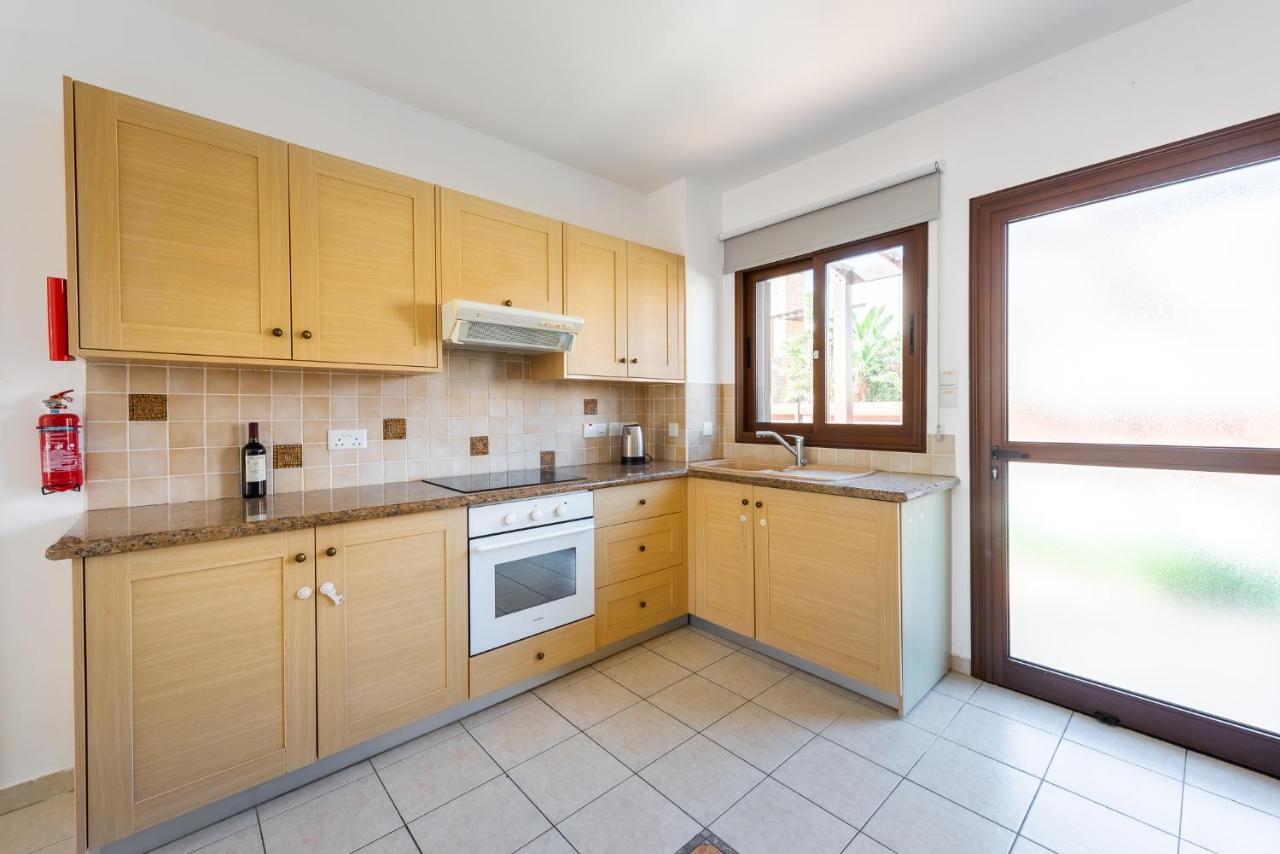 Villa Iris By Ezoria Villas Aya Napa Dış mekan fotoğraf