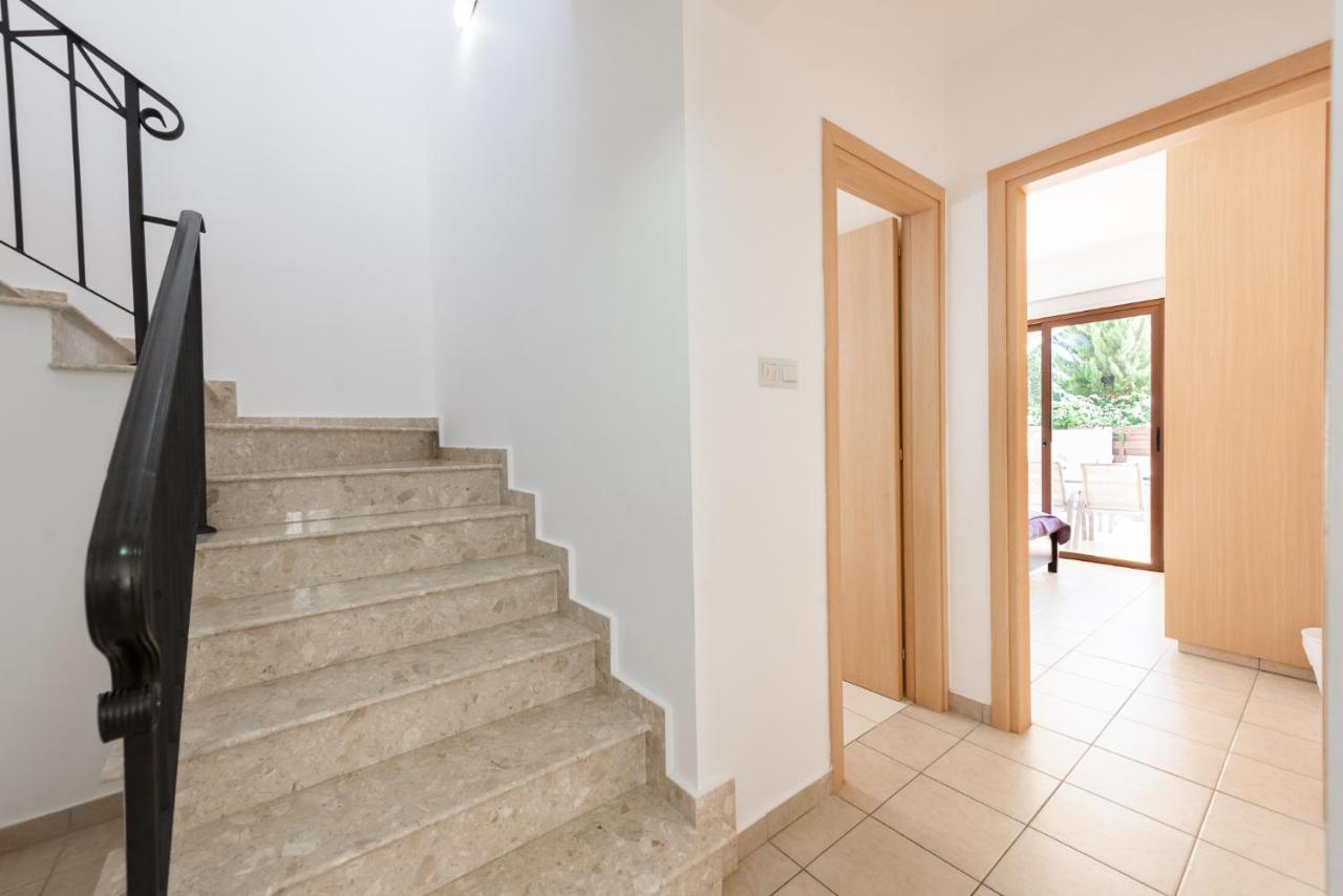 Villa Iris By Ezoria Villas Aya Napa Dış mekan fotoğraf