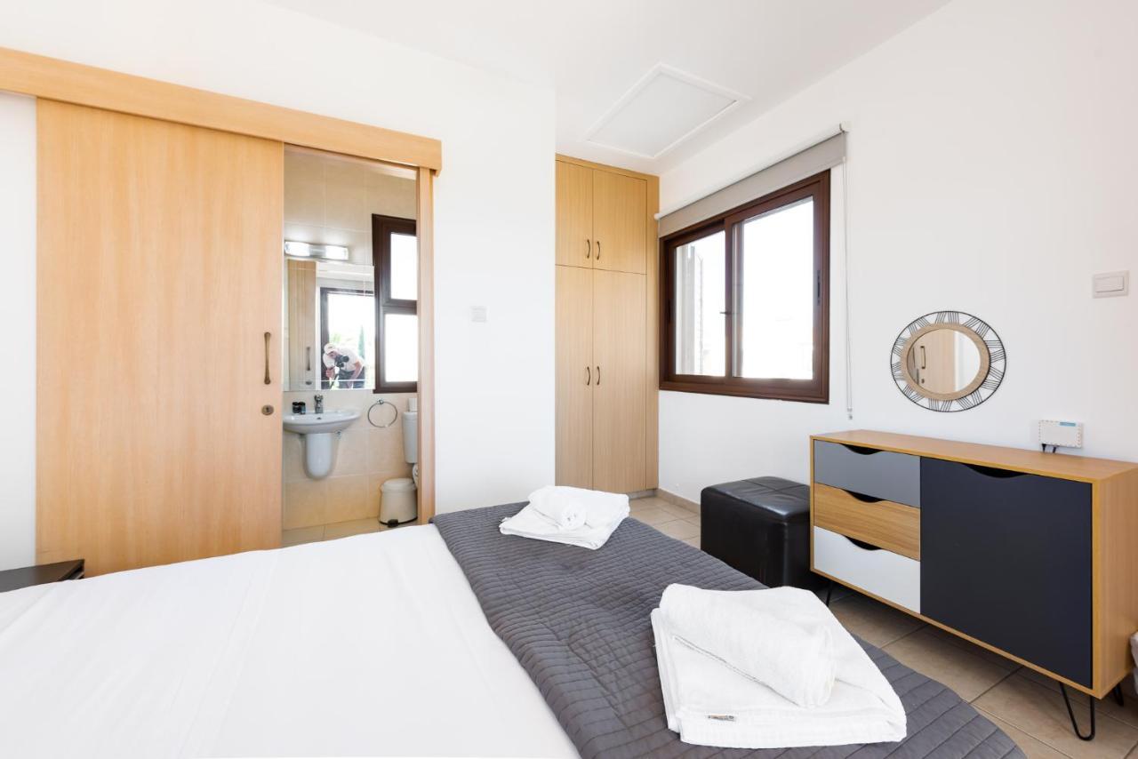 Villa Iris By Ezoria Villas Aya Napa Dış mekan fotoğraf