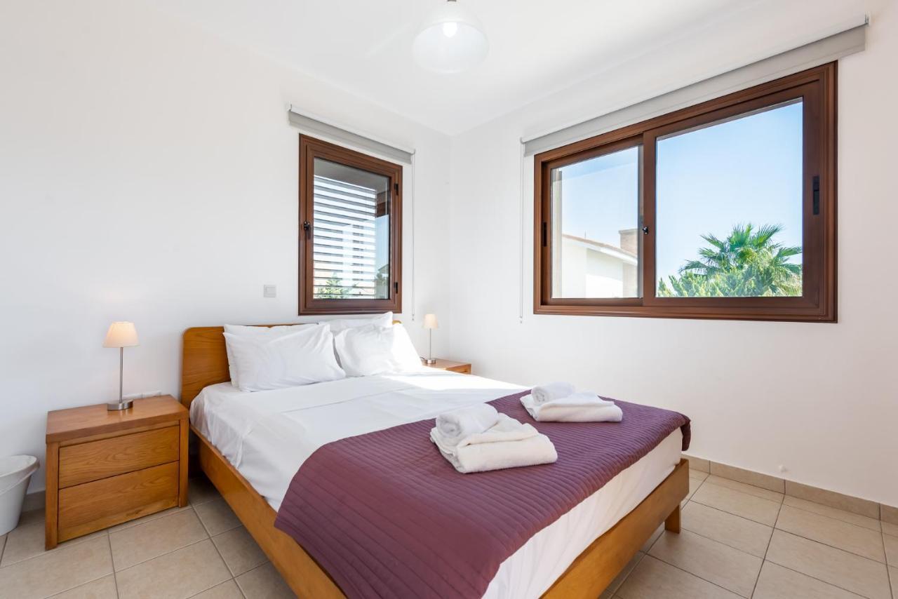Villa Iris By Ezoria Villas Aya Napa Dış mekan fotoğraf